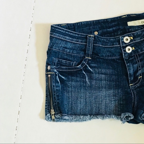 DKNY Jean Shorts size 29 - Picture 3 of 6
